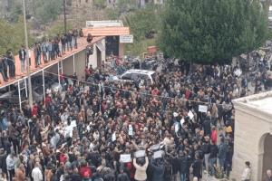 سوريا.. مظاهرات في الساحل وحمص وانتشار لقوى الأمن