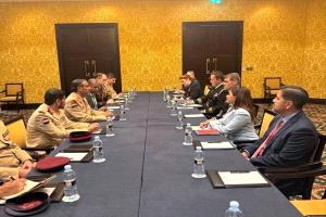 رئيس هيئة الأركان اليمنية يؤكد: الحوثيون تهديد عالمي والمساندة الدولية ضرورة