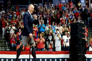 أشرس معارضي رفع "قيصر" عن سوريا.. يتراجع لكن بشروط