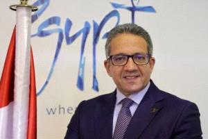 خالد العناني يدخل التاريخ.. أول عربي يتولى قيادة اليونسكو رسميًا