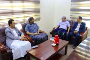 رئيس الجمعية الوطنية يواصل متابعة رعاية أسر شهداء حضرموت