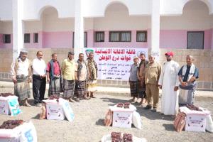 درع الوطن تعزز الأمن الغذائي في ردفان.. 6000 سلة غذائية لدعم الأسر المحتاجة