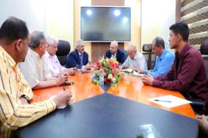 فريق التوجيه الرئاسي يتفقد الهيئة العليا للأدوية بعدن ويشيد بدورها في حماية جودة الدواء
