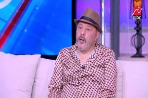 عمرو عبد الجليل يتحدث عن أهم ما يلفته في المرأة وعلاقته بنجله الأكبر