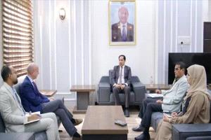 وزير الشباب والرياضة يعزز الشراكة مع صندوق الأمم المتحدة للسكان لتطوير برامج الشباب
