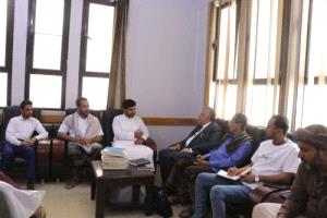 فريق التوجيه والرقابة الرئاسي يزور مركز اللغة المهرية ويشيد بدوره في الحفاظ على الموروث اللغوي
