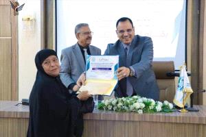 السقطري يكرّم 26 امرأة ريفية وساحلية ويكشف عن مشروع وطني لتغذية 1.8 مليون طالب
