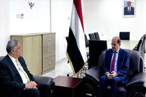 وزارة الخارجية تبحث تعزيز العلاقات الثنائية مع الهند في عدن
