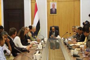 محافظ حضرموت والسفير الألماني يناقشان تعزيز التنمية المستدامة وبناء القدرات المحلية
