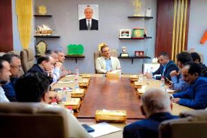 لملس يوجه بتوثيق حالات التلاعب بالأسعار في أسواق عدن