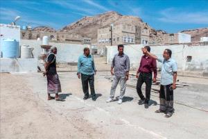 مدير عام بروم ميفع يتفقد مشروع إعادة تأهيل منشأة نصر بروم الرياضي
