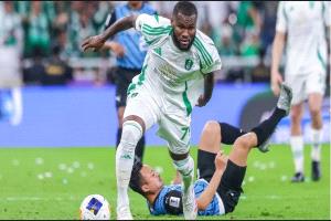 عاجل | تعليق مثير من كيسيه على عقده مع الأهلي