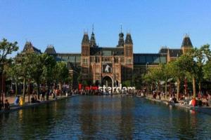 إلغاء حفل في أمستردام بسبب مشاركة مغني إسرائيلي مرتبط بالجيش