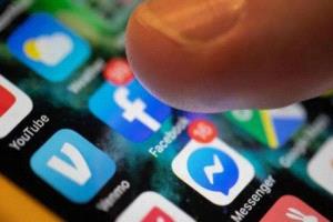 ماليزيا تحدد 16 عامًا حدًا لاستخدام التواصل الاجتماعي