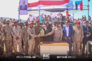 سقطرى تحتفي بالدفعة الأولى: عرض عسكري مهيب في حفل التخرج