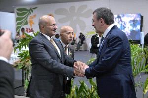 طارق صالح يكسر الحواجز: انفتاح خارجي يثير التساؤلات حول الداخل