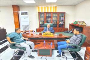 رئيس مجلس القضاء الأعلى يلتقي رئيس تحرير صحيفة عدن الغد لمناقشة دور الإعلام في دعم استقلال القضاء