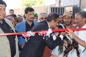 بن الوزير يفتتح مهرجان شبوة الأول للعسل ويوجه بجعله فعالية سنوية لتعزيز الاقتصاد المحلي
