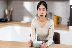 بعد الاستيقاظ صباحا.. كشف أسباب الشعور بالجوع المفاجئ