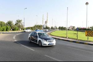 القبض على سارق مجوهرات استغل غياب أصحاب المنزل بولاية العامرات 