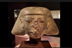 بعد عقد من تهريبه.. هولندا تتعهد بإرجاع تمثال تحتمس الثالث إلى مصر