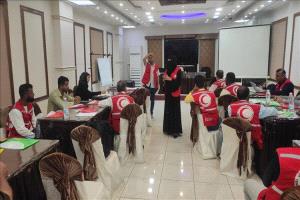 الهلال الأحمر بعدن يطلق دورة تدريبية لتعزيز الروابط العائلية وإدارة الجثث
