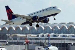 شركات طيران دولية تعلق رحلاتها إلى فنزويلا استجابة لتحذيرات أميركية من نشاط عسكري متصاعد