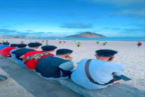 انطلاق أول بطولة لكرة القدم الشاطئية في عدن برعاية ملتقى رؤية عدن
