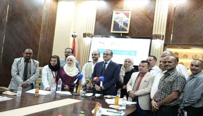 وزير الصحة يدشن برنامجًا تدريبيًا لتعزيز قدرات الكوادر الصحية في اليمن
