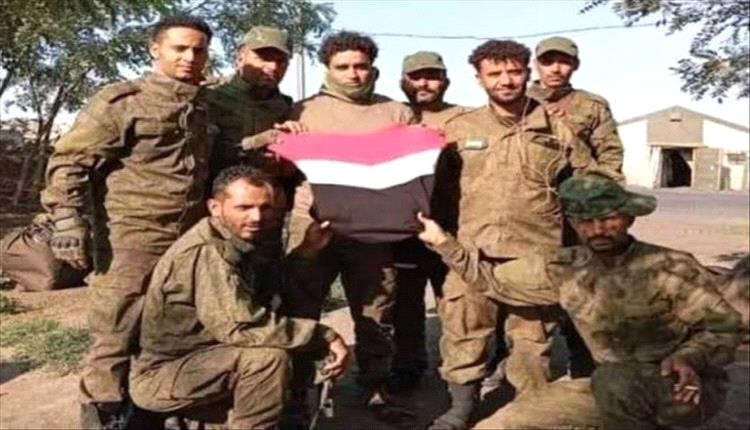 مغادرة 60 مقاتلاً يمنياً للجبهات الأوكرانية بعد انتهاء عقودهم مع الجيش الروسي
