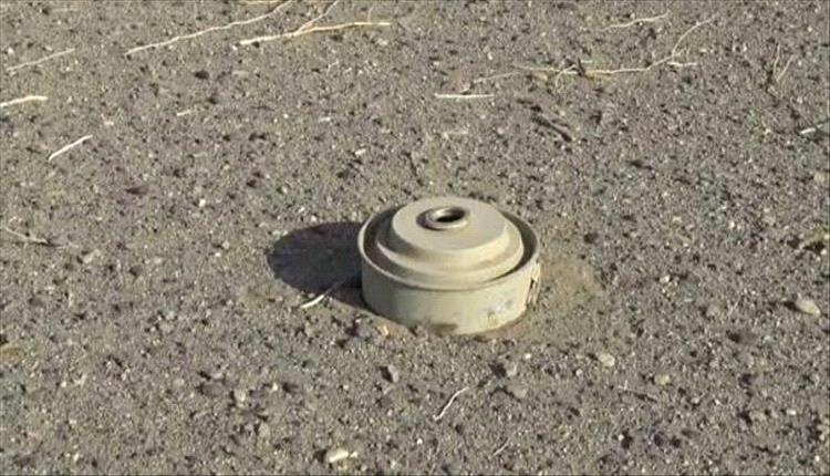 إصابة مسنّة بانفجار لغم حوثي في البيضاء