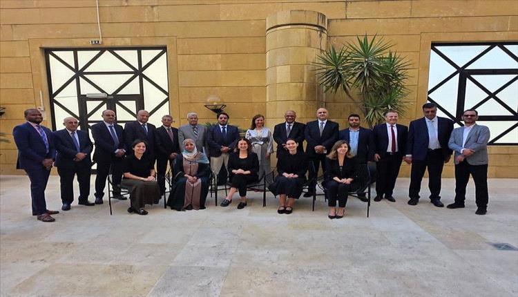 
مشاورات اقتصادية بين الحكومة اليمنية وصندوق النقد الدولي في عمّان
