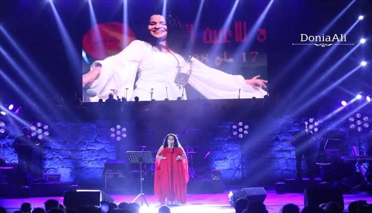 زهرة الأجنف.. جسر فني بين التراث التونسي والروح اليمنية
