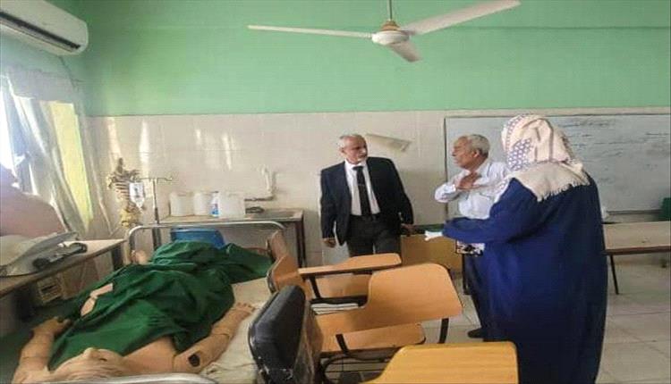 وكيل الصحة يتفقد معهد د. أمين ناشر ويثمن برامج التأهيل بدعم الأمم المتحدة
