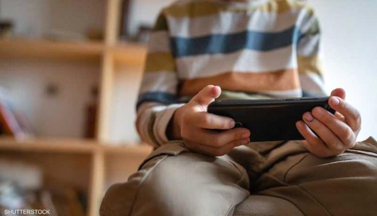 بعد انتحار ابنها.. أم تكتشف مفاجأة صادمة في حديثه مع "روبوت"