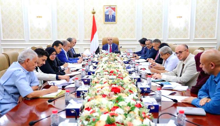 الأعجم ينتقد غياب الحكومة: "الناس أربعة أشهر بلا رواتب والوزراء يتمشّون من بلد إلى آخر"