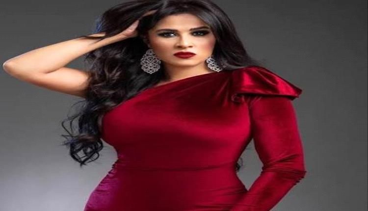 ياسمين عبد العزيز تسأل جمهورها عن بطل مسلسلها بطريقة مرحة