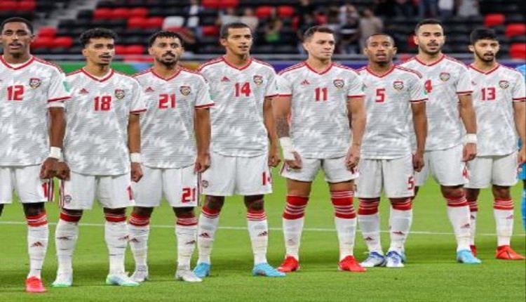 رئيس الاتحاد الإماراتي يحث لاعبي المنتخب على التركيز قبل مواجهة عُمان