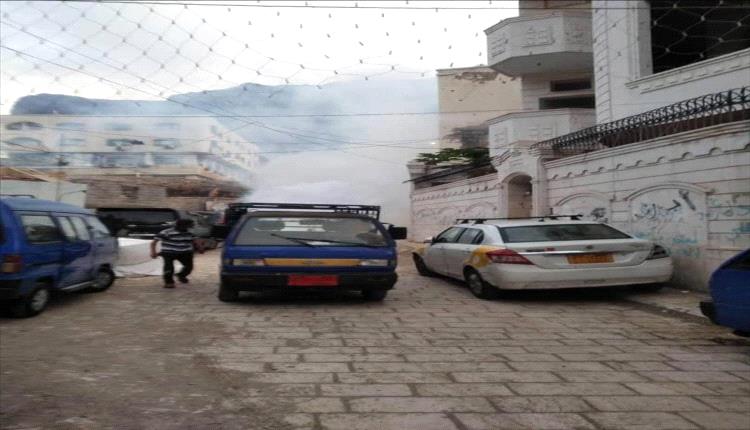 عدن: حملة رش ضبابي واسعة لتعزيز الصحة البيئية في مديرية صيرة
