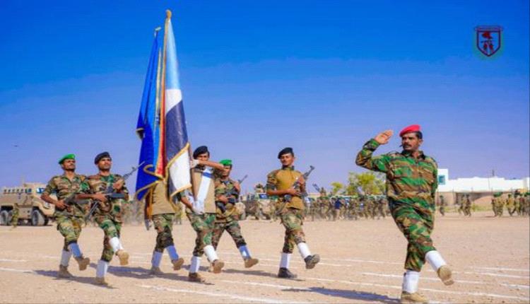 عرض مهيب لقوات دفاع شبوة في ذكرى ثورة أكتوبر تأكيدًا على الوفاء للشهداء