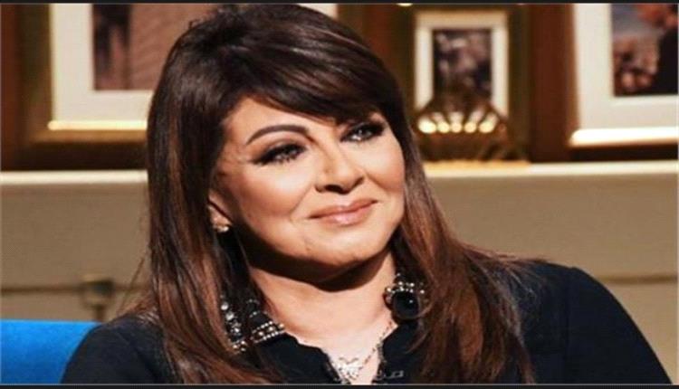تهشم سيارة الفنانة هالة صدقي في حادث تصادم بالشيخ زايد..