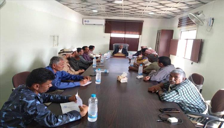 تنفيذي حبان يراجع الأداء ويعزز جهود تحسين الخدمات والمرافق المحلية