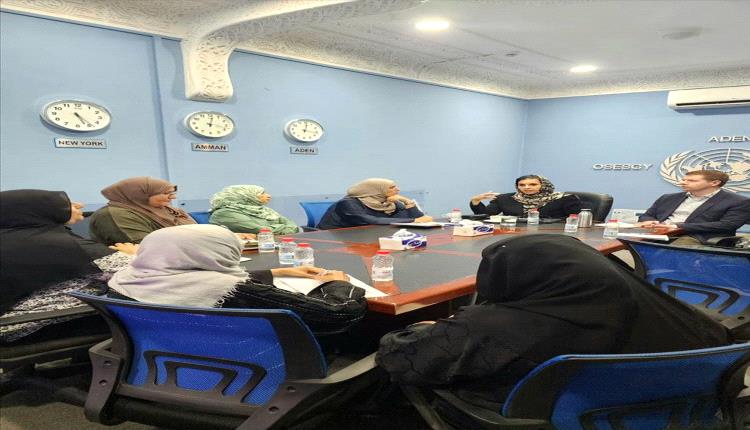 رئيسة اللجنة الوطنية للمرأة تبحث تعزيز دور النساء اليمنيات في السلام والتنمية