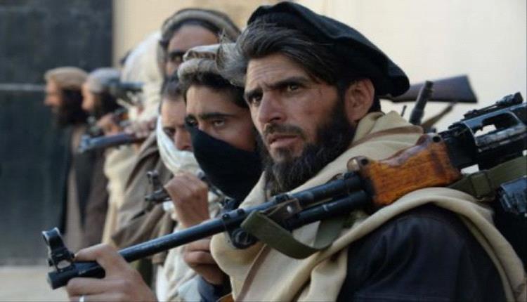 طالبان تعدم رجل دين علنًا في بادغيس وسط حشد شعبي