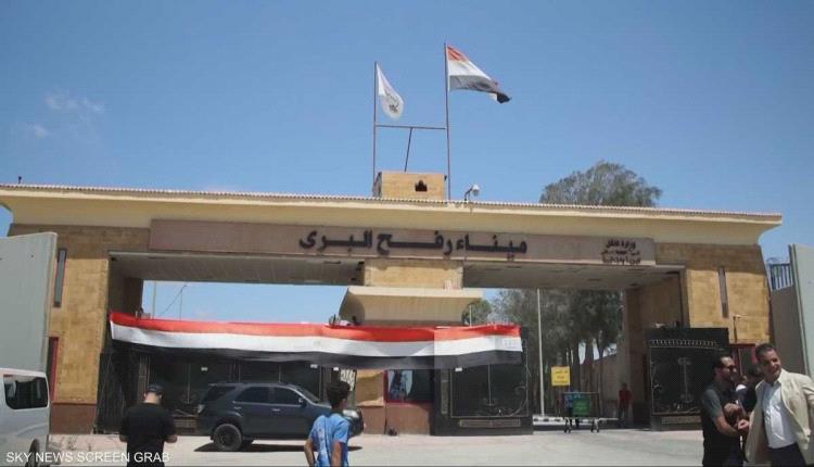 إسرائيل تمنح حماس "مهلة" لإعادة الجثث.. وتلوح بالمساعدات