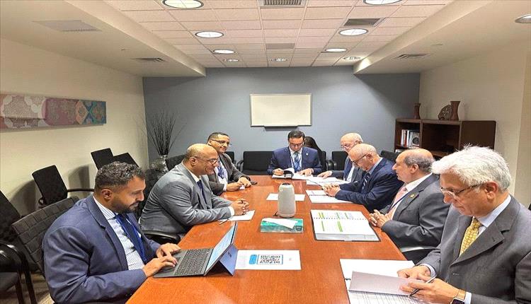 اليمن تبحث مع الصندوق العربي سبل تعزيز الشراكة والتنمية المستدامة

