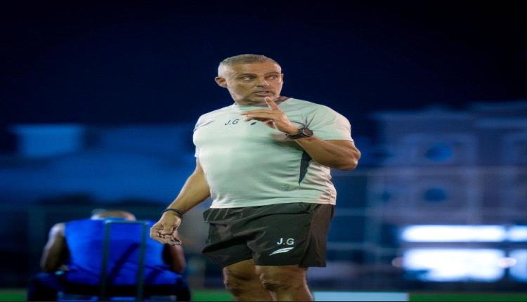 اجتماع طارئ في الفتح.. الإدارة تبحث مصير المدرب غوميز بين البقاء والرحيل!