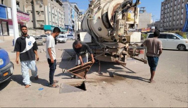انطلاق حملة لتنظيف شبكة الصرف الصحي في المنصورة لتفادي الانسدادات بعد الأمطار