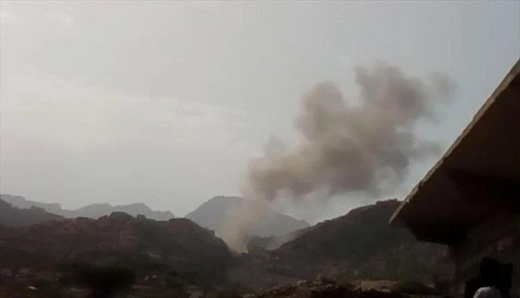 قصف حوثي يوقع إصابات بين المدنيين في تعز ويُدمّر منزلًا