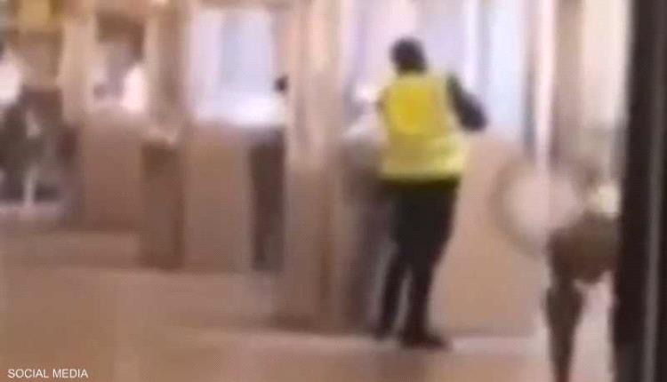 للحظة سرقة اللوفر.. والشرطة تبحث عن اللصوص